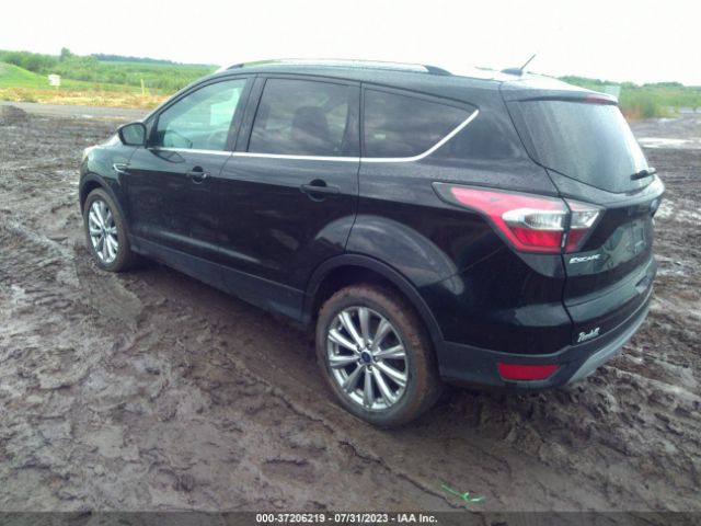 1FMCU0J96HUA09462 Ford Escape Titanium