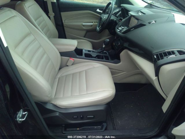 1FMCU0J96HUA09462 Ford Escape Titanium