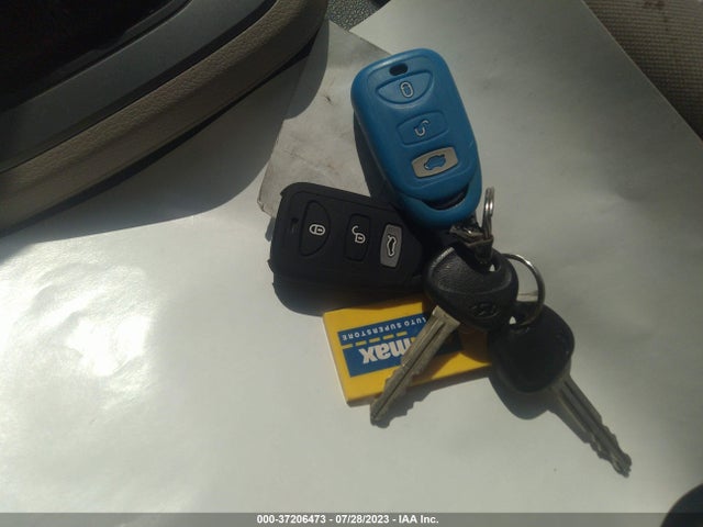 Hyundai ELANTRA SE 2017 5NPD84LF6HH130588 Image 3