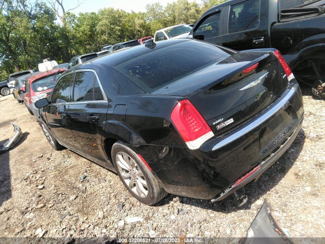 2C3CCARG1JH149691 Chrysler 300 Touring