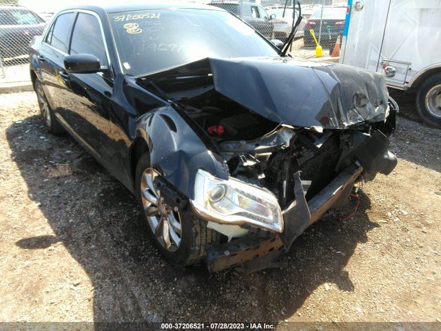 2C3CCARG1JH149691 Chrysler 300 Touring