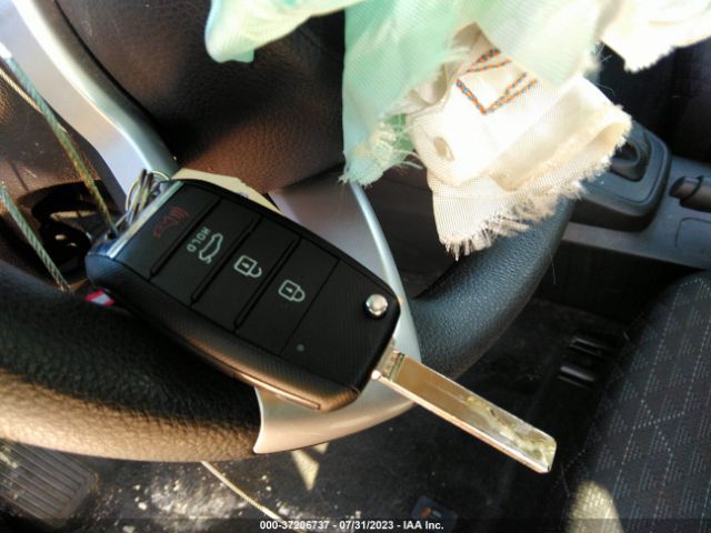 3KPA24ADXME364947 KIA RIO S