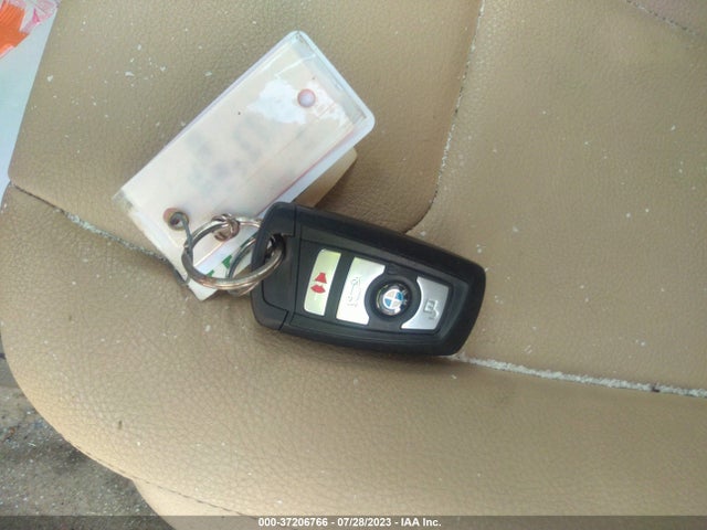 BMW 3 Series 320i 2016 WBA8E1G52GNU11986 Image 11