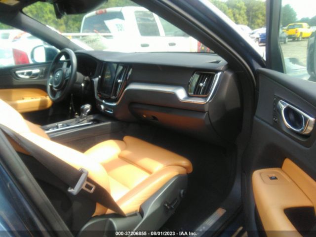 LYV102RK8KB326879 Volvo Xc60 T5 Momentum