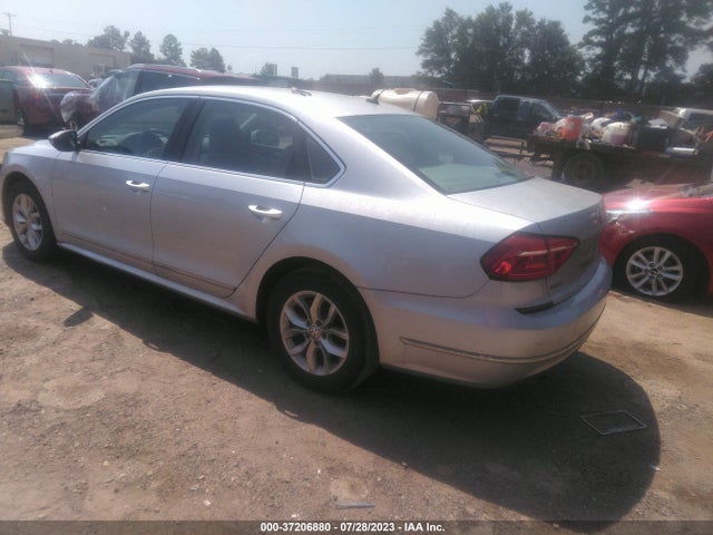 1VWAT7A37GC036951 Volkswagen Passat 1.8t S