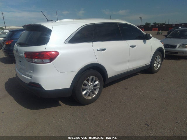 KIA SORENTO LX 2016 5XYPGDA57GG138120 Image 4