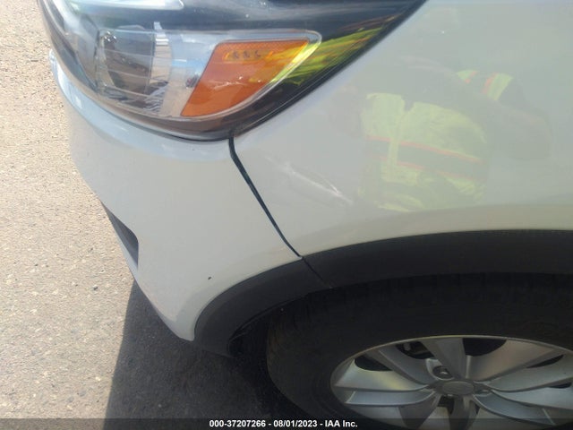 2016 KIA SORENTO LX VIN: 5XYPGDA57GG138120