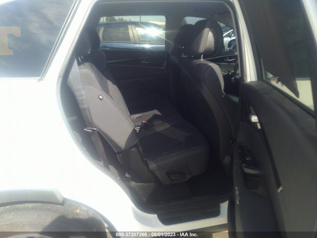 KIA SORENTO LX 2016 5XYPGDA57GG138120 Image 8