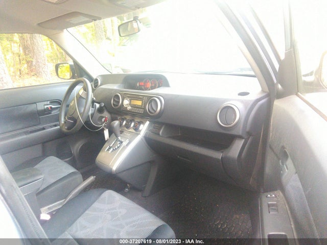 2011 SCION XB VIN: JTLZE4FE2B1123402