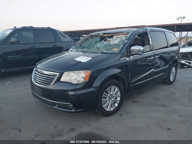 2C4RC1GG0ER143227 Chrysler Town & Country Limited