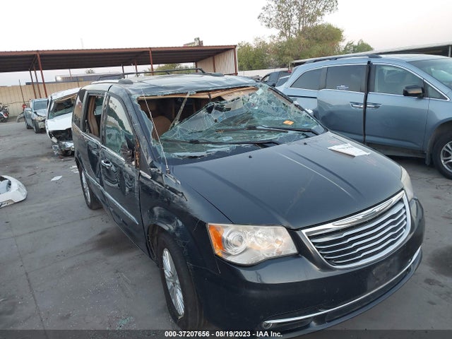 2C4RC1GG0ER143227 Chrysler Town & Country Limited
