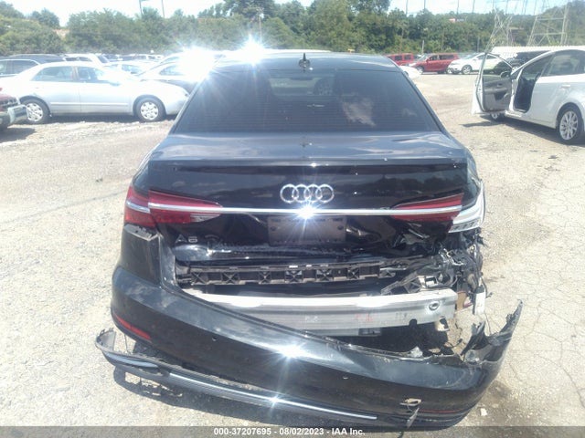 WAUE8AF29KN121822 Audi A6 Premium Plus