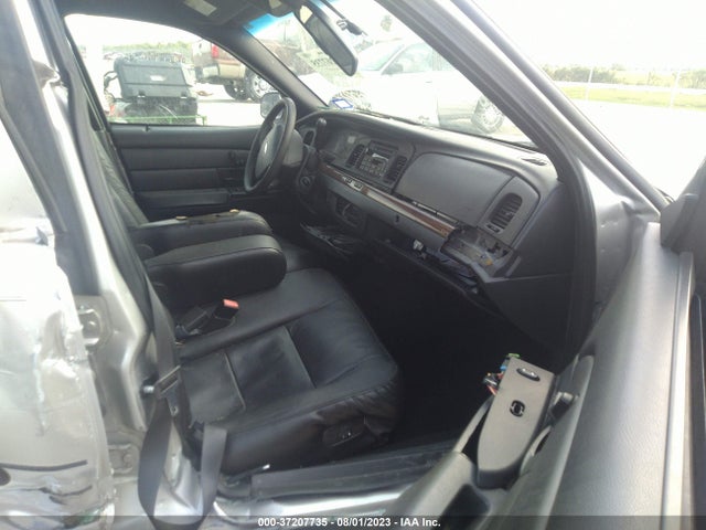 2006 FORD CROWN VICTORIA LX SPORT/LX VIN: 2FAFP74V06X137413