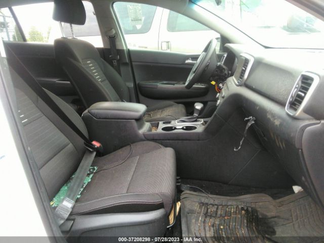 KNDPMCAC8M7889883 KIA Sportage Lx