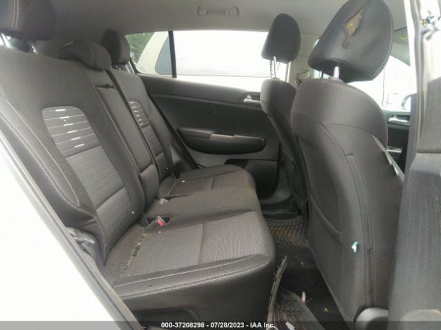 KNDPMCAC8M7889883 KIA Sportage Lx