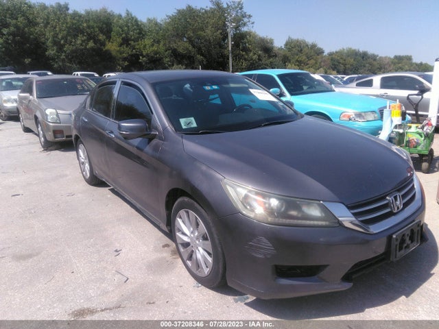 2014 1HGCR2F81EA110490 main image