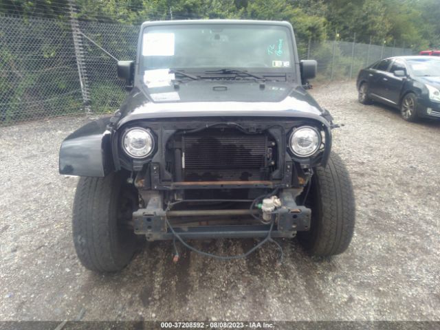 1C4BJWEGXHL592998 Jeep Wrangler Unlimited Sahara