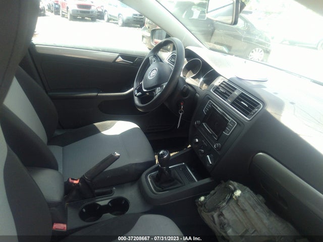 3VW167AJ8HM328047 Volkswagen Jetta 1.4t S