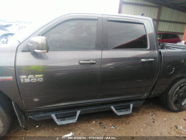 1C6RR7MT1JS190303 RAM 1500 Sport