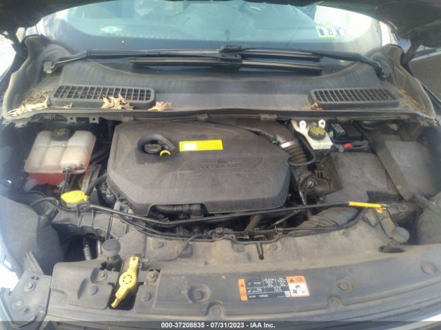 1FMCU9GX9FUC00560 Ford ESCAPE SE