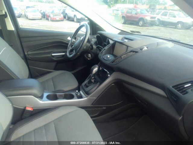 1FMCU9GX9FUC00560 Ford ESCAPE SE