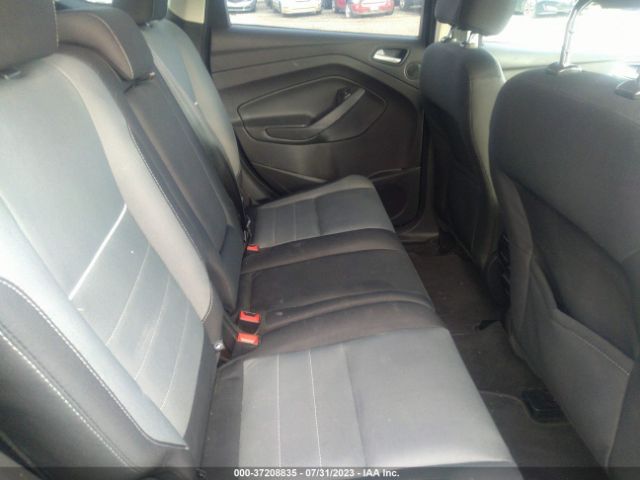 1FMCU9GX9FUC00560 Ford ESCAPE SE