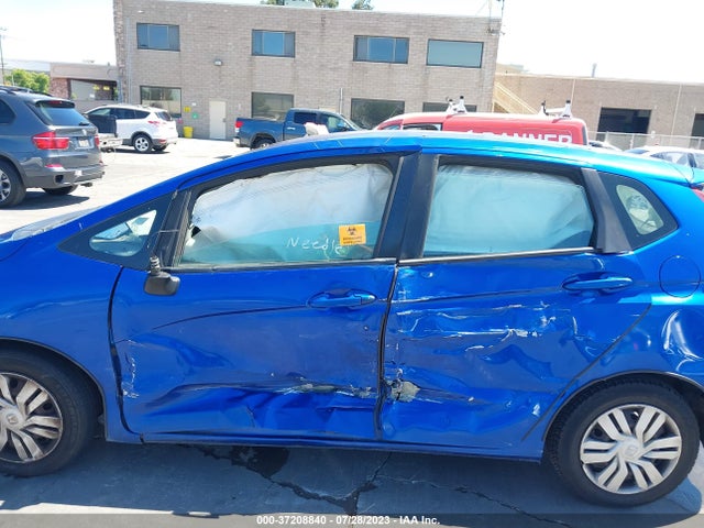 Honda FIT LX 2015 3HGGK5G55FM743865 Image 6