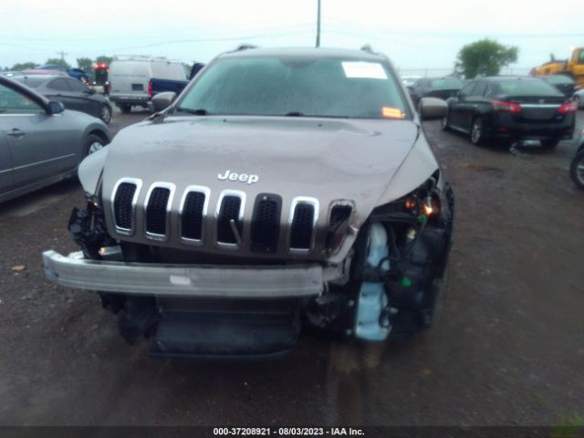 1C4PJLCB0HW604182 Jeep Cherokee Latitude