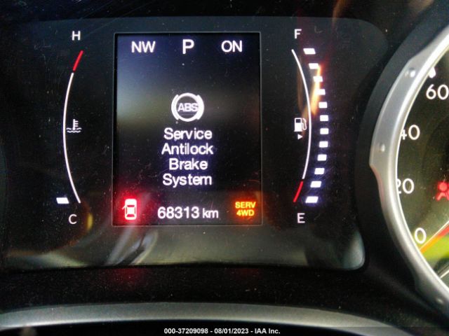 3C4NJDBB1KT813927 Jeep Compass Latitude