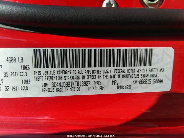 3C4NJDBB1KT813927 Jeep Compass Latitude