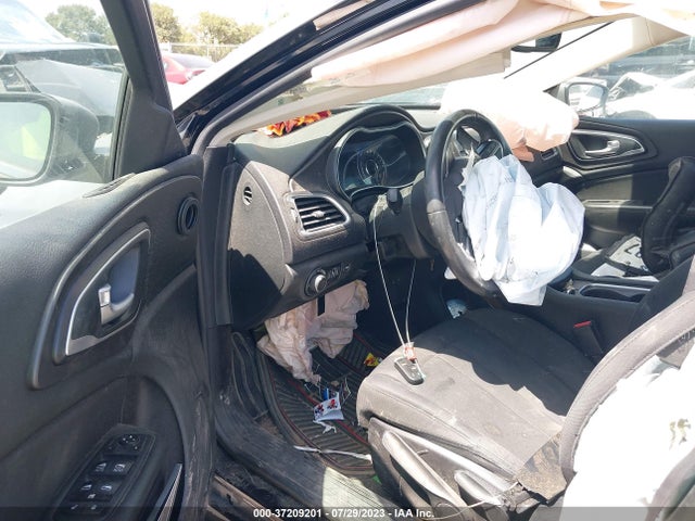 Chrysler 200 Limited 2016 1C3CCCAG7GN101295 Image 5