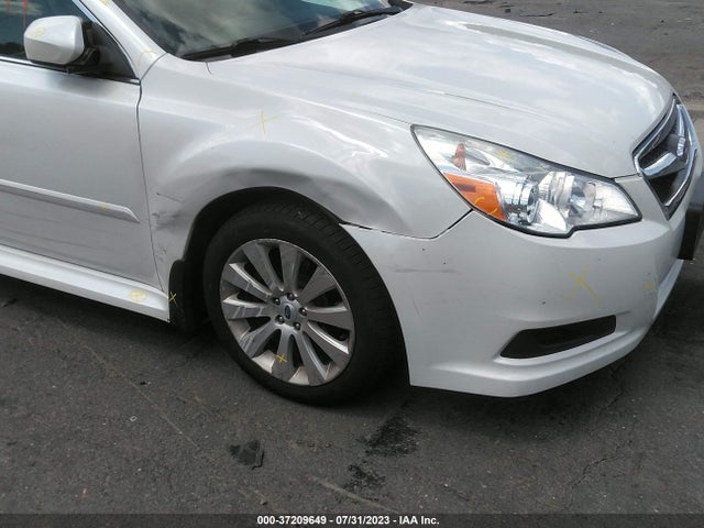 2011 SUBARU LEGACY 2.5I LTD PWR MOON VIN: 4S3BMBK65B3263483