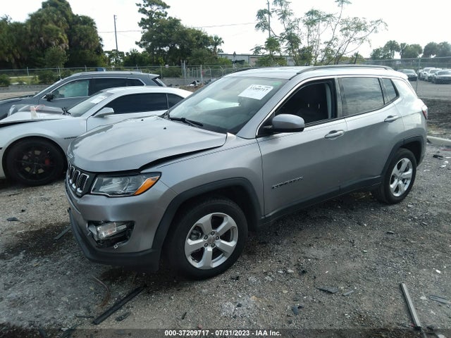 3C4NJCBBXJT226375 Jeep Compass Latitude