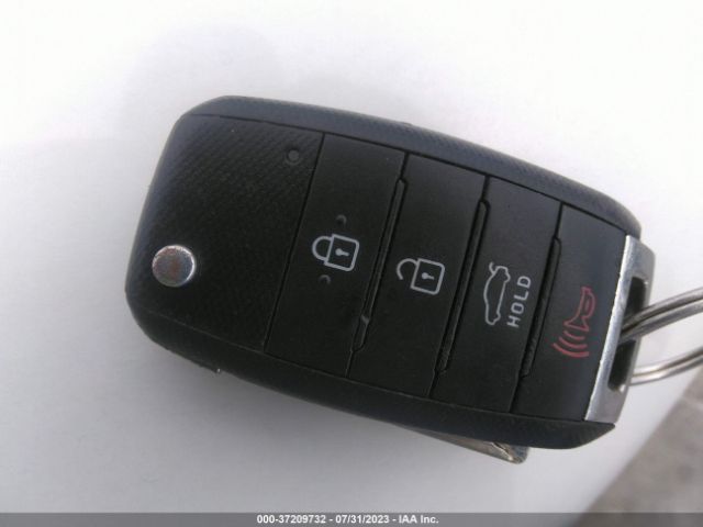 5XXGM4A79EG320459 KIA Optima Lx