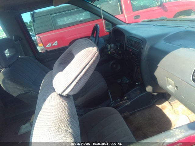 1995 NISSAN TRUCK KING CAB SE/KING CAB XE VIN: 1N6HD16Y4SC387127
