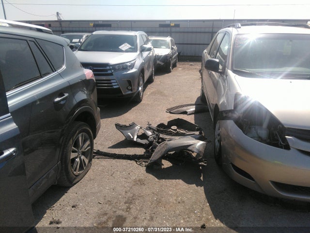 2017 TOYOTA RAV4 XLE VIN: JTMWFREV5HD102562