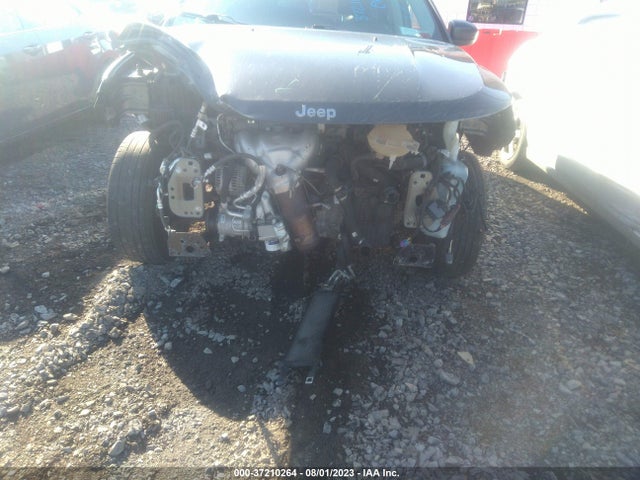 3C4NJDBB9JT153280 Jeep Compass Latitude