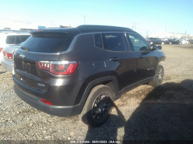 3C4NJDBB9JT153280 Jeep Compass Latitude