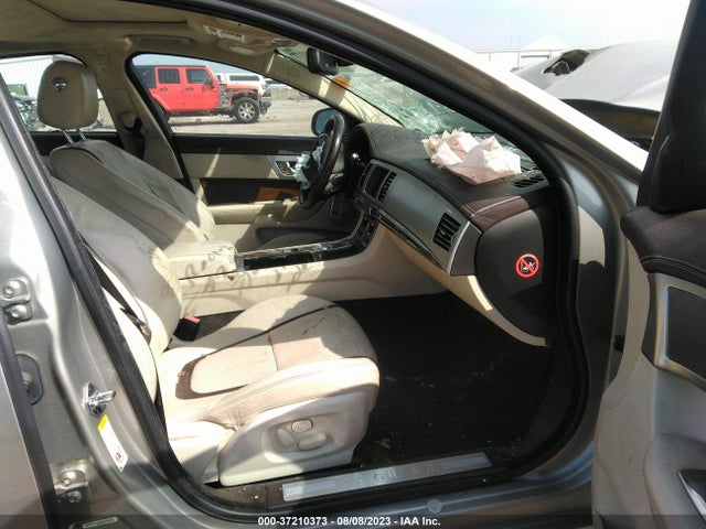 2012 JAGUAR XF SAJWA0HE2CMS27129 Photo 4