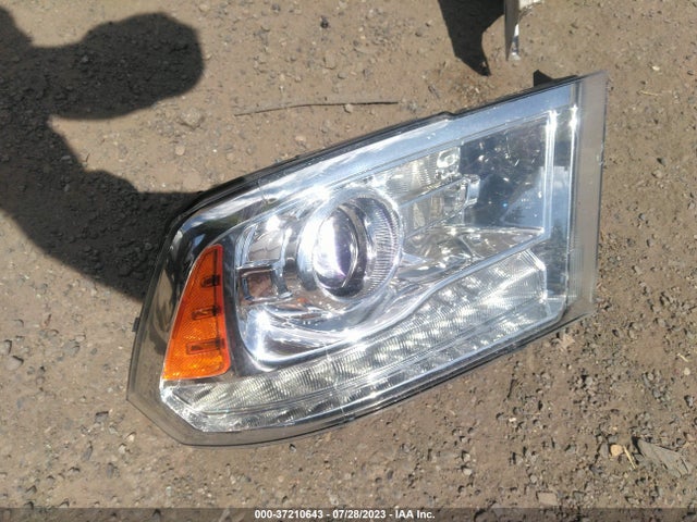 1C6RR7VT3JS291566 RAM 1500 Laramie