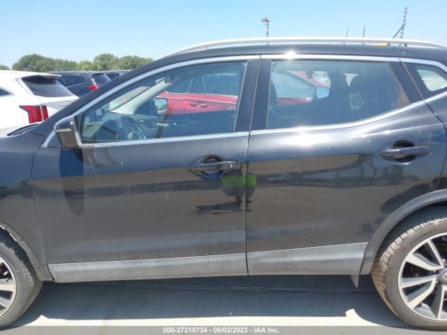 JN1BJ1CP7JW163038 Nissan Rogue Sport Sl