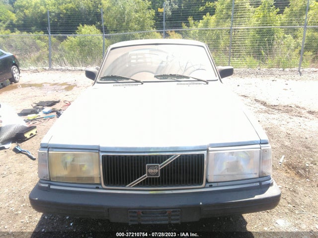 1989 VOLVO 244 DL/GL VIN: YV1AX8847K1350965
