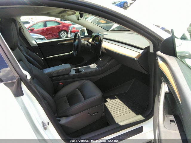 Tesla Model Y Long Range 2022 7SAYGDEE5NA010817 Image 5