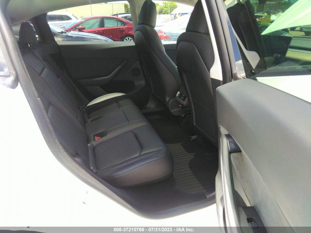 Tesla Model Y Long Range 2022 7SAYGDEE5NA010817 Image 8