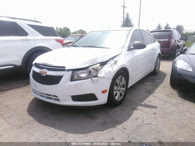 Chevrolet CRUZE LS 2014 1G1PA5SG9E7258348 Image 2