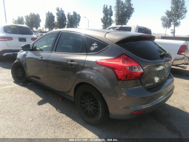2013 FORD FOCUS SE VIN: 1FADP3K2XDL210824