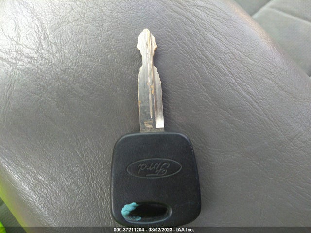 2002 FORD FOCUS LX VIN: 1FAFP33P72W162830
