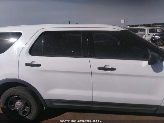 Ford UTILITY POLICE 2015 1FM5K8AR4FGC08955 Image 13