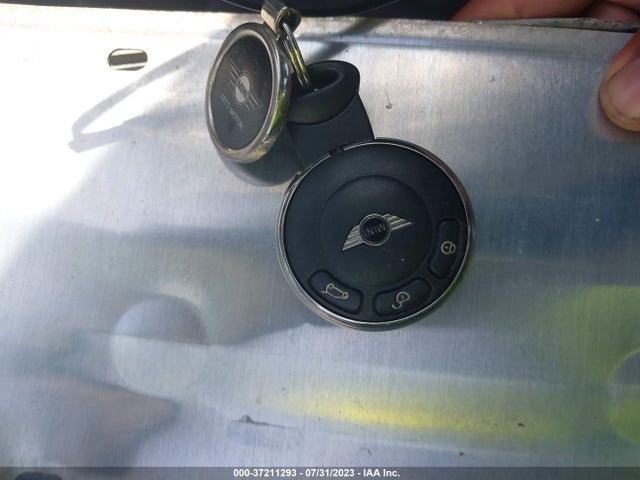 2010 MINI COOPER HARDTOP WMWMF3C50ATZ63518 Photo 10