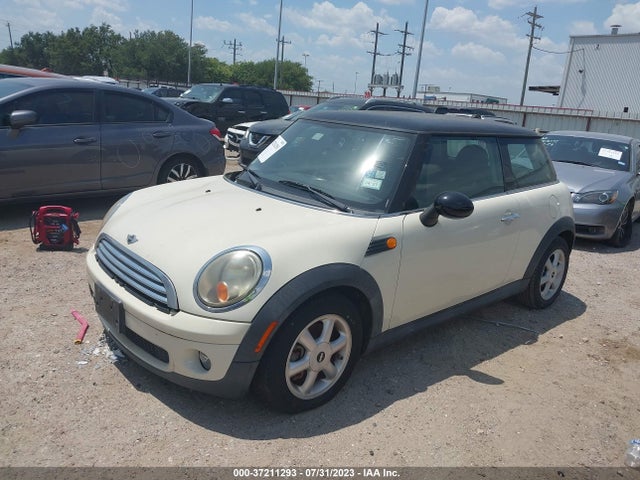 2010 MINI COOPER HARDTOP WMWMF3C50ATZ63518 Photo 1